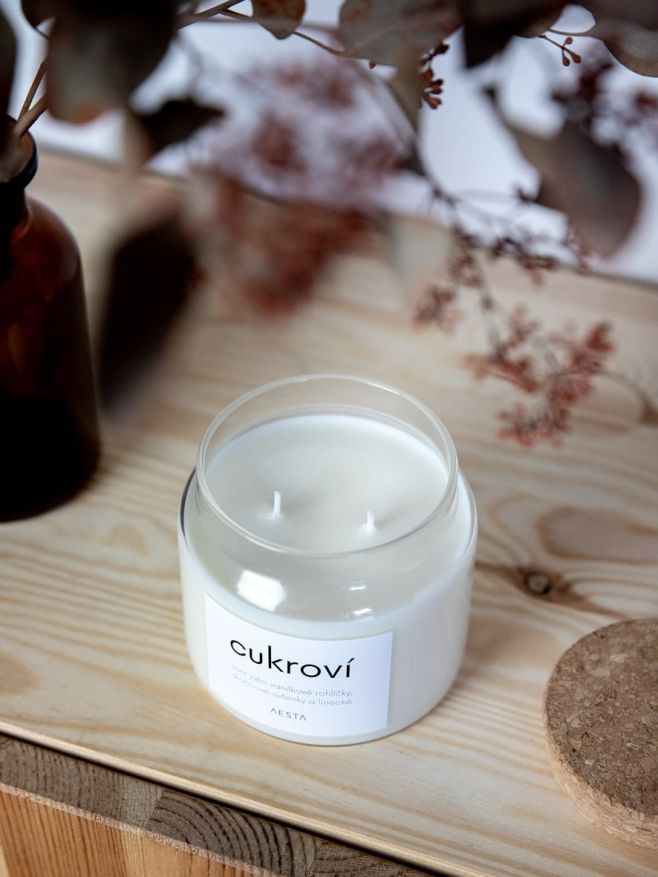 Pořádný objem, dva knoty a minimalističtější vzhled. Zdá se, že nový design vánočních limitek vás baví minimálně stejně,...